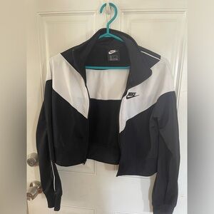 Nike Heritage Zip Up jacket NWOT